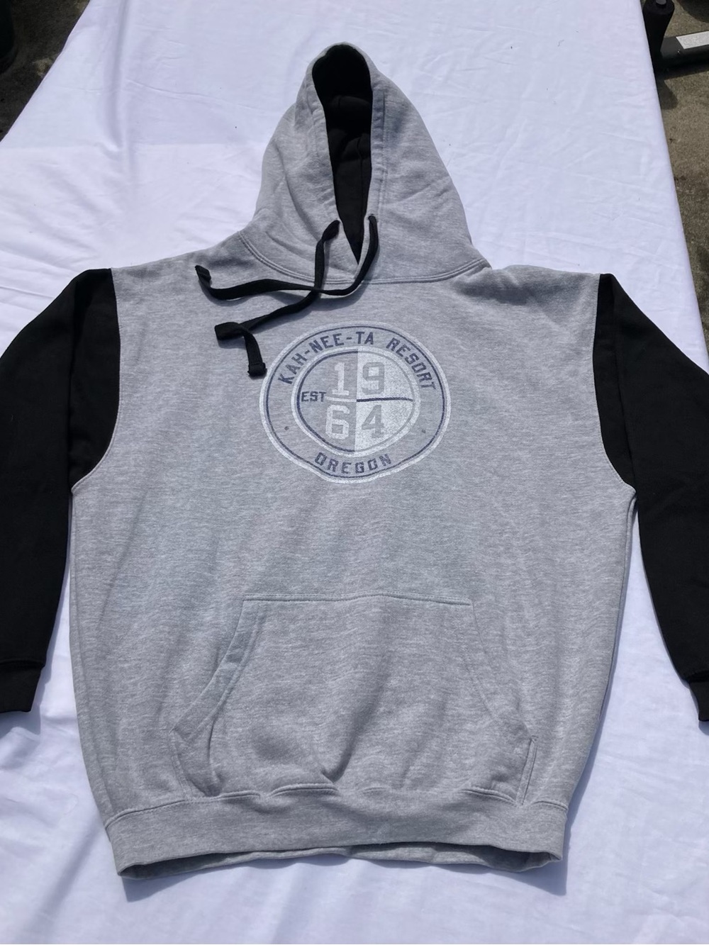 Kah-Née-Ta Resort Oregon Long S Hooded Sweatshirt Mens L Gray Black Sleeve